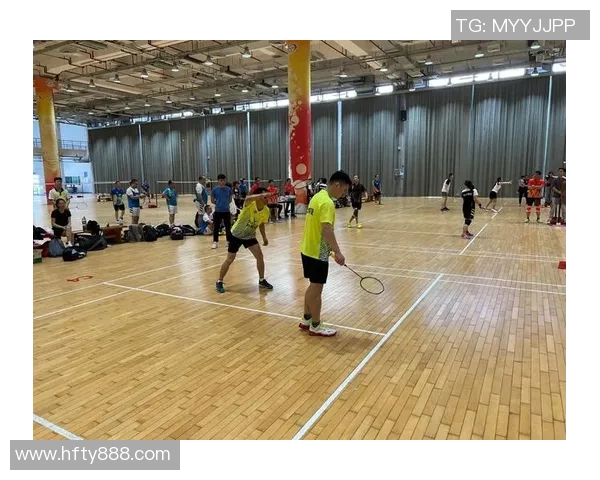 杭州羽毛球队力量争议引发热议球员表现与训练方法成焦点讨论 杭州羽毛球队力量争议引发热议球员表现与训练方法成焦点讨论