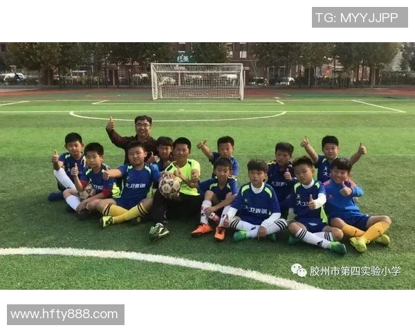 上海足球队荣登足球团队协作排行榜第一名展现卓越团队精神与实力