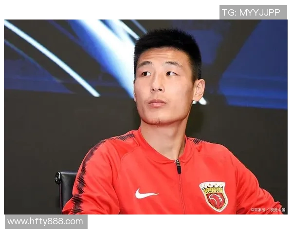 亚洲足球之星崛起揭秘排名第一的传奇球员背后的故事与成就